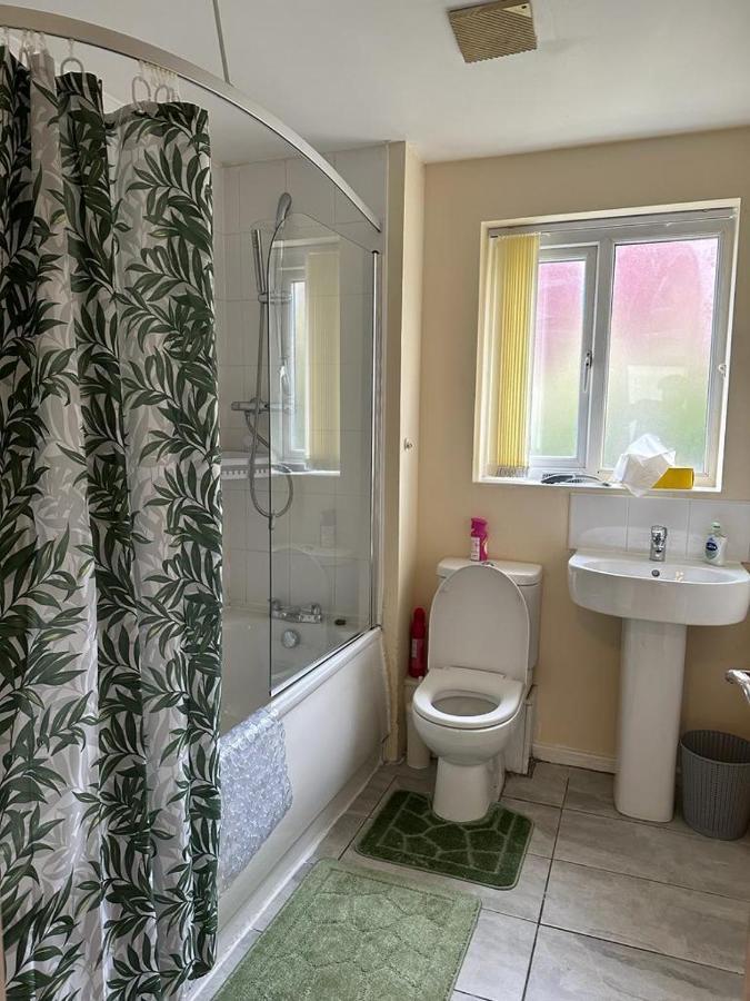 Rooms 7 Minutes From Etihad Manchester Exterior photo